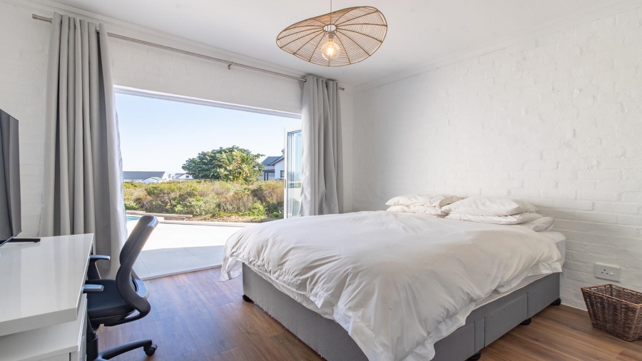 5 Bedroom Property for Sale in Grotto Bay Western Cape